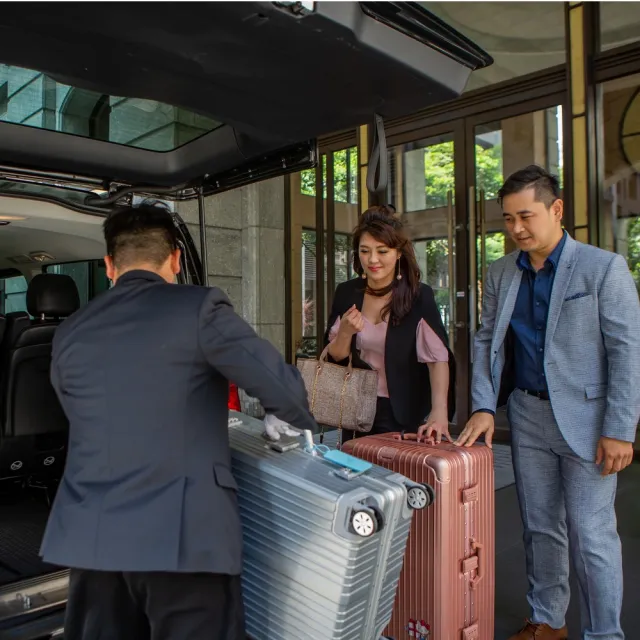 【江南小客車】台南市區-清泉崗機場接送服務(Benz-vito/客座8人)