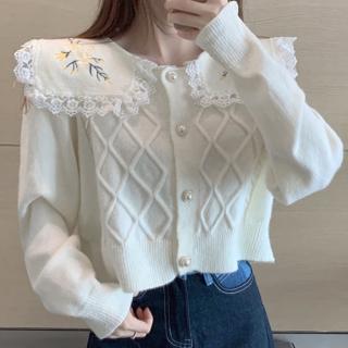 【BBHONEY】甜美慵懶風娃娃領刺繡拼接蕾絲針織上衣(網美熱搜款)