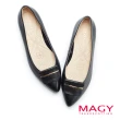 【MAGY】真皮金屬飾條尖頭 女 平底鞋(黑色)