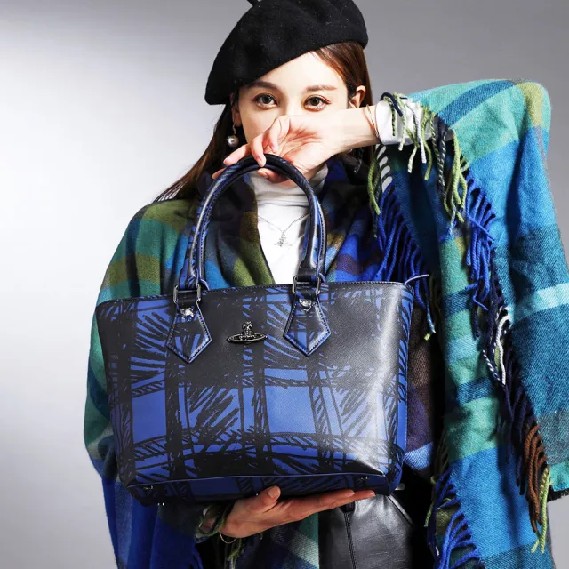 Vivienne Westwood經典格紋斗篷披肩