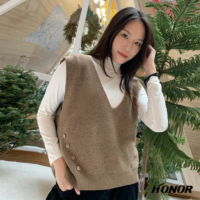 HONOR 山形屋【HONOR 山形屋】V字鈕扣裝飾背心上衣