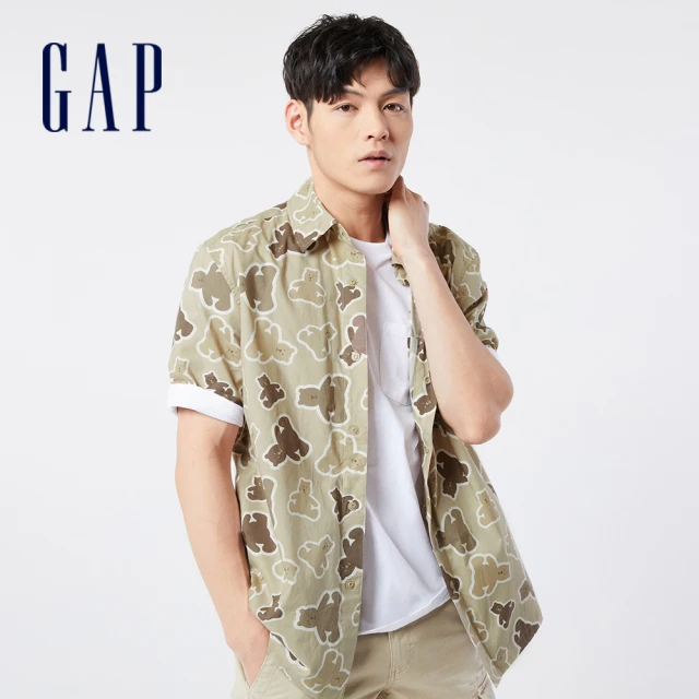 GAP【GAP】男裝 純棉小熊印花短袖襯衫(853675-卡其色)