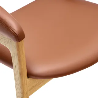 【HOLA】Core one北歐風橡木扶手餐椅 皮革棕75x55x54cm