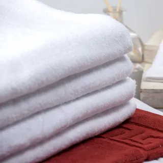 【OKPOLO】台灣製造純白毛巾*4+純白浴巾*4+腳踏墊*2(踏墊2色任選)