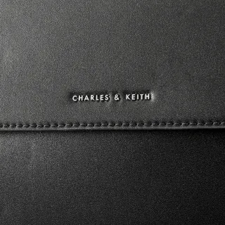 【CHARLES & KEITH】極簡後背包-黑色