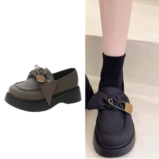【Taroko】復古蝴蝶結別針裝飾厚底樂福鞋(2色)