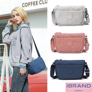【iBrand】輕盈防潑水口袋斜側揹包(多色任選)