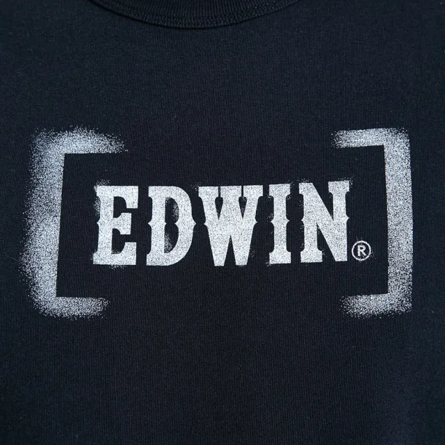 【EDWIN】男裝 人氣復刻款 噴漆LOGO短袖T恤(黑色)
