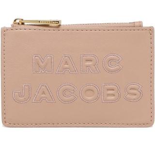 【MARC BY MARC JACOBS】芭蕾粉浮雕LOGO皮革拉鍊零錢包