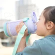【Peacock 日本孔雀】兒童不鏽鋼保溫杯800ML 附專屬杯套+反光背帶-天鵝-紫(兒童水壺大容量+安全鎖扣設計)(