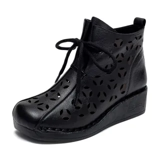 【Vecchio】真皮短靴 坡跟短靴 縷空短靴/真皮頭層牛皮幾何縷空典雅復古繫帶坡跟短靴(黑)