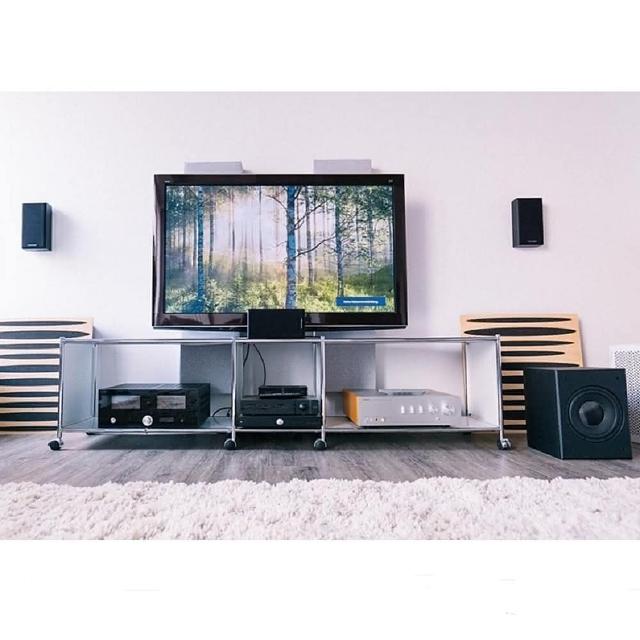 M&K SOUND Movie 5.1 是頂級5.1聲道家庭劇院音響系統，精準還原電影音效與音樂細節，讓您盡享沉浸式環繞聲場。高品質揚聲器與低音炮完美結合，適合影音發燒友使用。支援多種音源，安裝簡易，帶來專業級聽覺體驗，提升居家娛樂空間的影音享受。無論電影或音樂，這款5.1聲道音響系統都能提供極致音質，成為家庭劇院首選。