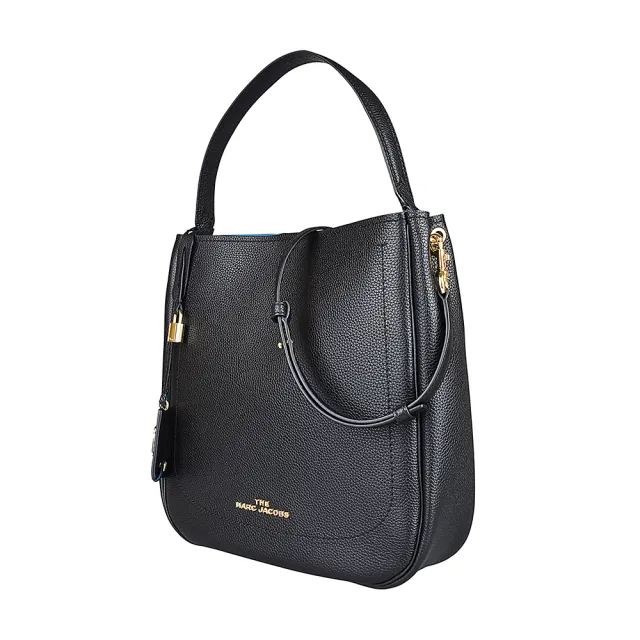 【MARC JACOBS】MARC JACOBS THE DIRECTOR HOBO金字LOGO荔枝紋牛皮磁吸式肩背斜背托特包(黑x藍)