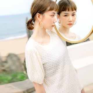 【OB 嚴選】彈力立體織紋泡泡袖微透短袖上衣 《AB15594》