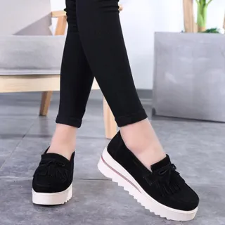 【SOFT WALK 舒步】真皮樂福鞋 厚底樂福鞋/全真皮超輕量時尚厚底甜美蝴蝶結流蘇樂福鞋(黑)
