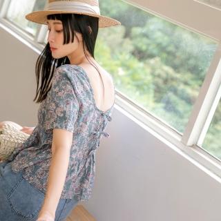 【OB 嚴選】高含棉短版民族風印花露背綁帶荷葉上衣 《AB15749》