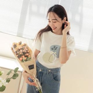 【OB 嚴選】高含棉雕花蕾絲澎袖簡約印花上衣 《AB17440》