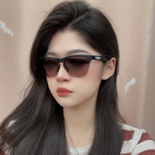 【Oakley】奧克利 FROGSKINS 時尚半框太陽眼鏡 Prizm色控科技 OO9374 49 霧黑框漸層灰鏡片 公司貨