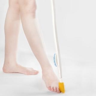 【OO生活輔具】洗腳刷(60公分長柄 輔助洗腳免彎腰)