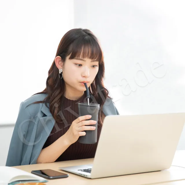 【Peacock 日本孔雀】時尚休閒 316不鏽鋼真空斷熱 直飲吸管保溫杯 450ML(任選)(保溫瓶)