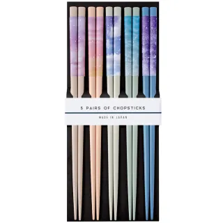 【DAIDOKORO】日本製馬卡龍夢幻天空雲彩頂級天然實木筷子5雙入(抗菌加工/防滑加工/洗碗機適用/彩色粉彩)