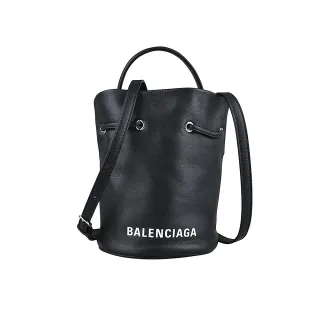 【Balenciaga 巴黎世家】EVERYDAY經典標誌白字LOGO牛皮手提斜背水桶包(迷你/黑)