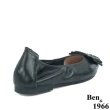 【Ben&1966】經典舒適摔紋牛皮尖頭優雅釦飾摺疊鞋-黑
