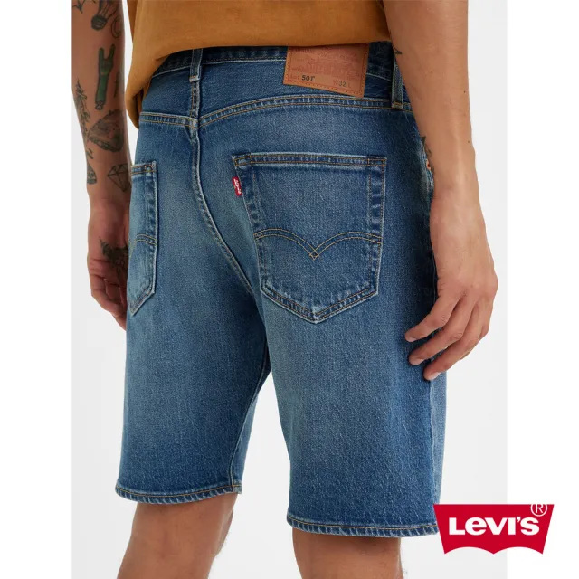 【LEVIS 官方旗艦】男款 501膝上排釦直筒牛仔短褲 / 精工深藍染水洗 / 彈性布料 熱賣單品 36512-0164