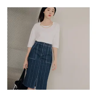 【OB 嚴選】高含棉牛仔直條紋開衩A字中長裙 《CA2650》