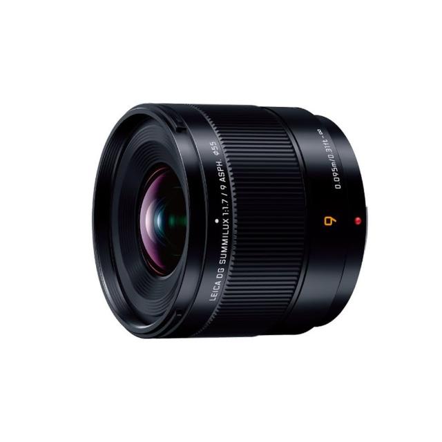 Panasonic 國際牌 LEICA DG SUMMILUX 9mm F1.7(型號 H-X09GC)是一款輕巧超廣角定焦鏡頭,焦距 f=9mm(35mm 相機相當 18mm),最大光圈 F1.7 提供出色低光表現與淺景深效果。視角達 100°,適合風景、建築與 vlog 拍攝。由 12 片 9 群鏡片構成,包括 2 個 ASPH 非球面鏡片、2 個 ED 鏡片及 1 個 UHR 鏡片,確保高解析度與邊緣銳利度。放大倍率約 0.25x/0.5x(相當於 35mm 相機),7 片光圈葉片打造柔美散景。尺寸約 φ60.8mm x 52.0mm,重量僅 130g(不含配件),配 φ55mm 濾鏡座。適用 Panasonic LUMIX 相機,恆定光圈設計,24 個月保固。公司貨,產品規格更新恕不另行通知,詳細請參考官網。 Panasonic國際牌 LEICA DG SUMMILUX 9mm F1.7