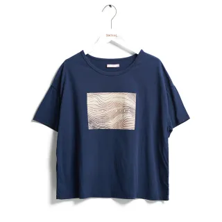 【SOMETHING】女裝 海洋映像印花短版剪裁T恤(丈青色)