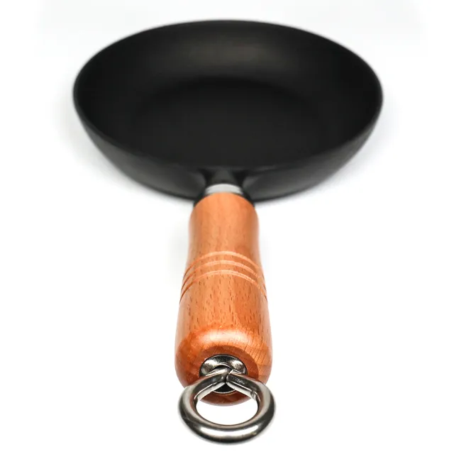 【福介商店】日本鑄鐵鍋南部鐵器 岩鑄 歐姆蛋木柄平底鍋 18cm(IH爐可用鍋 平底鍋 炒鍋 煎鍋)