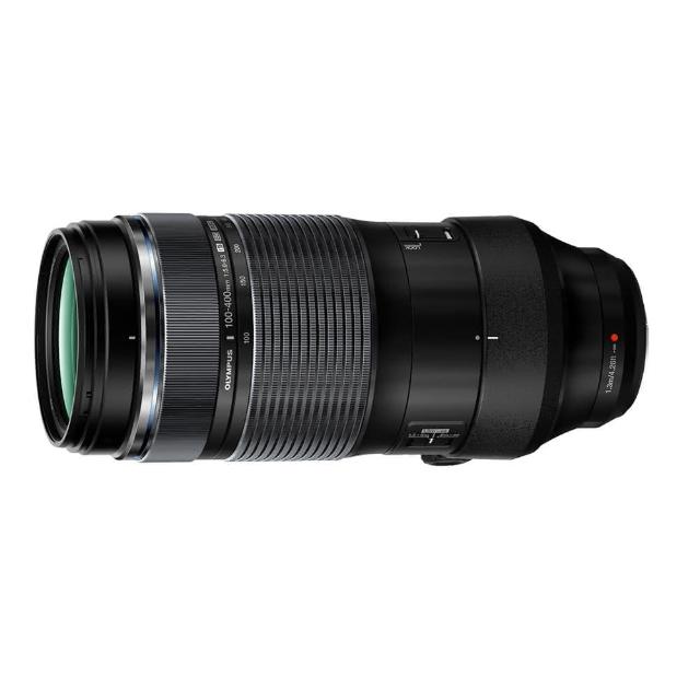OLYMPUS 奧林巴斯 M.ZUIKO DIGITAL ED 100-400mm F/5.0-6.3 IS 鏡頭專為 M4/3 系統設計，提供強大望遠變焦與超望遠變焦功能，內建 IS 影像穩定系統，捕捉遠距細節。公司貨正品保證，適合野生攝影與運動拍攝。