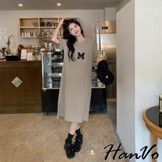 【HanVo】現貨 歐美M字母休閒長洋裝(韓版休閒寬鬆藏肉修身顯瘦連衣裙 舒適棉料 女生衣著 A06-3650)
