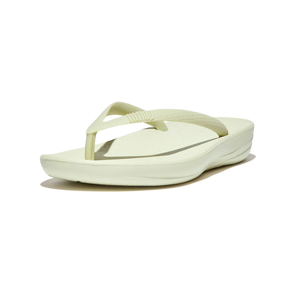 【FitFlop】IQUSHION ERGONOMIC FLIP-FLOPS輕量人體工學夾腳涼鞋-女(薄荷綠)