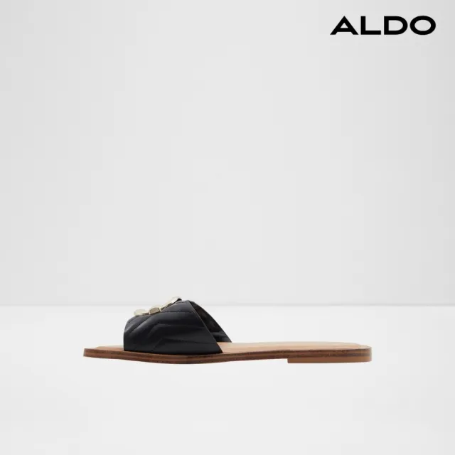 【ALDO】QELAJAR-時尚幾何壓紋金屬環釦平底日常穆勒鞋-女(黑色)