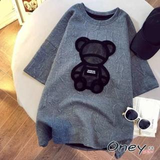 【ONEY 歐妮】★甜美可愛小熊刺繡字母上衣(春夏/圓領T恤/短袖上衣/小熊設計/減齡穿搭)