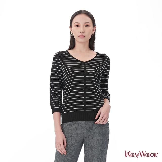 【KeyWear 奇威名品】百搭休閒V領條紋七分袖針織上衣