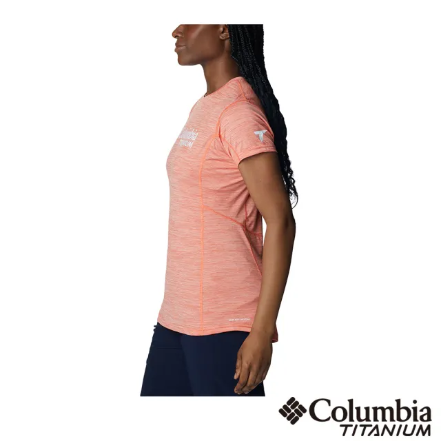 【Columbia 哥倫比亞 官方旗艦】女款-鈦 LOGO 快排短袖上衣-橘紅(UAK52540AH  / 2023年春夏)