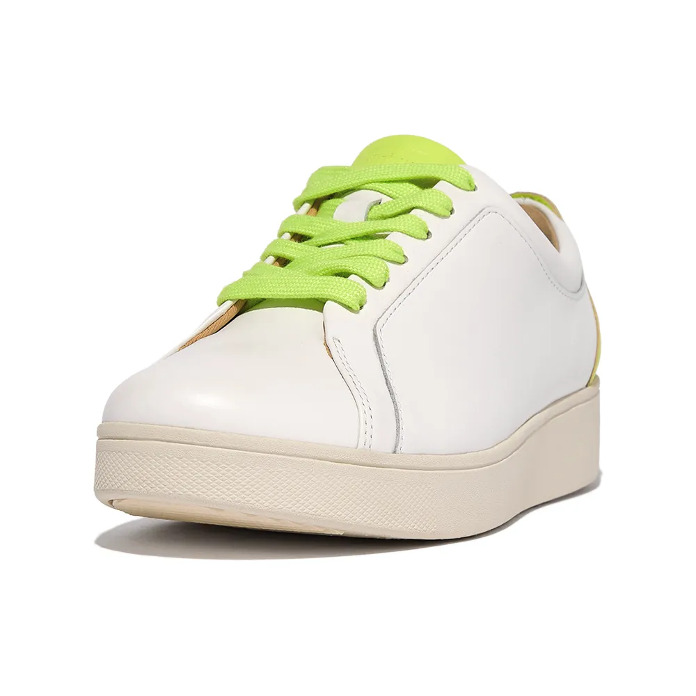 【FitFlop】RALLY NEON-POP LEATHER SNEAKERS螢光撞色繫帶休閒鞋-女(都會白/熒光黃)