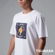 【TSUBASA洒落運動衣】YAMATO聯名款 白色T-Shirt 圖案女武士與羽球拍(圓領T恤 白T恤 寬鬆休閒 短袖T恤)