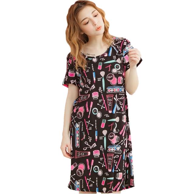 【lingling】全尺碼-化妝品插畫短袖棉質連身睡衣 居家服休閒T(PA3709-時尚黑)