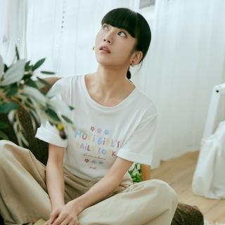【OB 嚴選】美國棉花朵字母印圖落肩五分袖上衣 《KG1583》