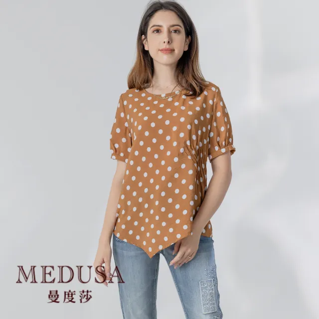 【MEDUSA 曼度莎】現貨-圓點側抓褶不規則下襬上衣（M-2L）｜女上衣 短袖 長版上衣 加大尺碼(101-70301)