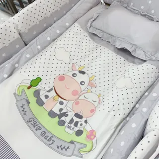 【La Joie 喬依思】牛寶貝寢具七件組-嬰兒床專用(床圍+冬夏兩用被+床頭+床單+床裙+枕頭)