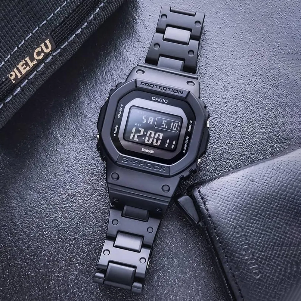 【CASIO 卡西歐】G-SHOCK 太陽能電波校時電子錶 禮物 開學(GW-B5600BC-1B)