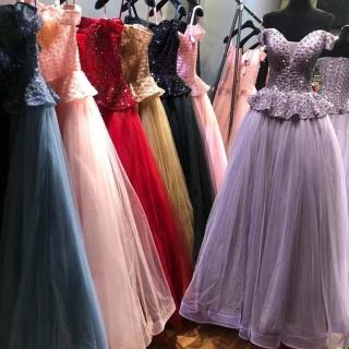 【女神婚紗禮服】高階平口香肩修身顯瘦蓬裙宴會晚禮服 LA70489 杏色(年會主持人 酒會)