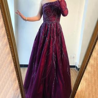 【女神婚紗禮服】高階奢華單肩長袖網紗宴會晚禮服 LA60988 酒紅色單肩(主持人 晚宴服)