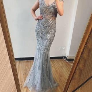 【女神婚紗禮服】高階V領滿鑽氣質修身魚尾宴會晚禮服 LA70063 灰色(晚宴服 派對)