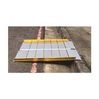 【通用無障礙】無障礙規劃施工 攜帶式 兩片折合式 鋁合金 斜坡板(長70cm、寬74cm)